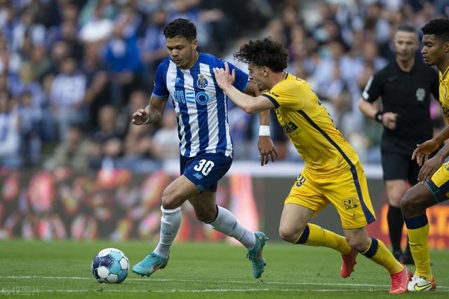 开云入口-阿贾克斯训练开放日，窗口期官宣签约引欢呼，葡超在即，纪律约束更严格(尤文图斯阿贾克斯欧冠)